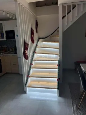 Casă cu 3 camere de închiriat –Curte privata, zona semicentrala