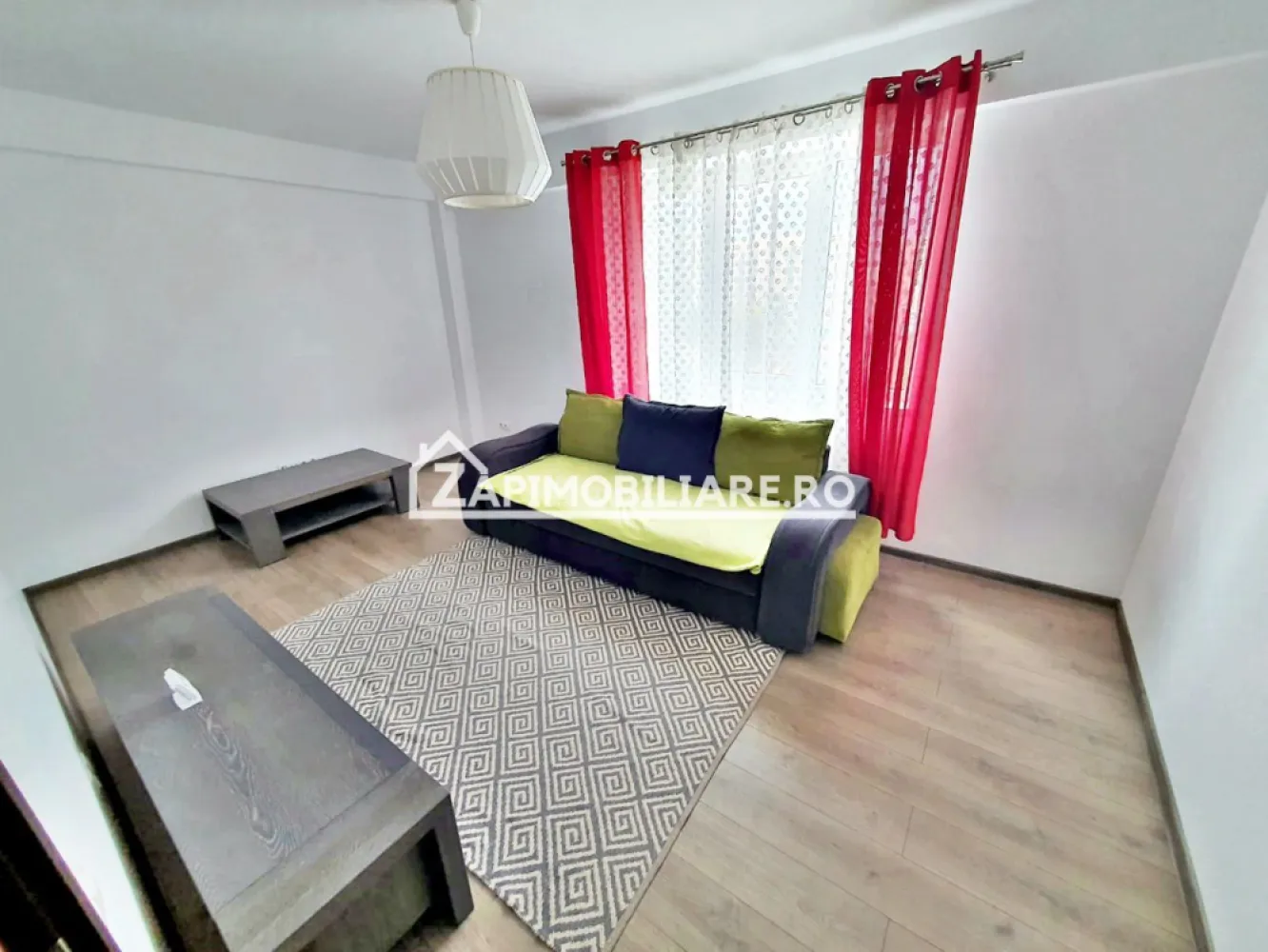 Apartament 2 camere bloc NOU,52mp,cartier Tudor,lift,parcare - Contact 0774048706 Bogdan
De închiriat apartament 2 camere in bloc NOU decomandat confort 1 situat în cartierul Tudor, strada Gloriei suprafață utilă de 52 mp, situat la etajul 4 din 6 cu lift oferit de Zap Imobiliare.
Detalii: 
- 1 living, 1 dormitor, 1 bucătărie, 1 baie, 1 balcon deschis, 1 hol,1 parcare privată
- centrală termică, calorifere, geamuri termopan, ușă metalică.
- masina de spalat rufe, frigider,aragaz.
- 1 parcare privată inclusă în preț 
Proprietatea se află într-o zonă cu un confort deosebit, datorită amplasării în imediata apropiere a tot ceea ce înseamnă viață modernă, și anume: mijloace de transport în comun, magazine, unități de învățământ de toate gradele, piață, parc, bănci, farmacii, s.a.
Locuința se închiriază mobilată și utilată la prețul de 420 Euro 
Comisionul perceput este de 50% din valoarea primei chirii si se plateste o singura data in momentul semnarii contractului de inchiriere.
Contact 0774048706 Bogdan
Acest anunț nu corespunde cerințelor tale? Sună la numărul afișat în anunț și unul dintre agenții noștri te va ajuta cu alte oferte personalizate în funcție de cerințele tale.