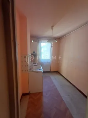 Apartament cu 2 camere, etaj intermediar –Zona Tudor, str. Bucinului