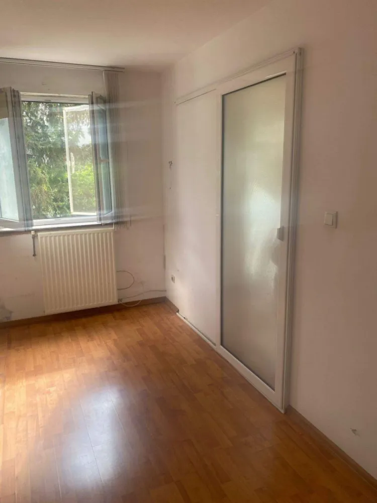 BRASADAS vinde ap 2 cam etaj 2/4 Micro 14. - Agenția imobiliara BRASADAS vinde apartament cu doua camere la etajul 2/4 în Micro 14.
Www.brasadas.com.