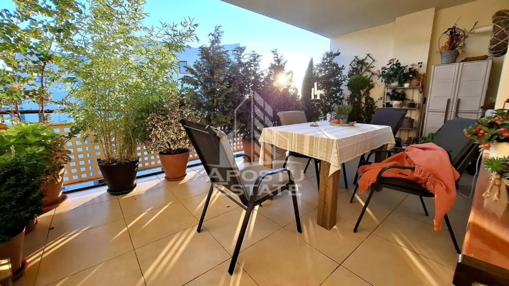 Penthouse mobilat si utilat,3camere,2 bai,parcare subterana,Torontalui