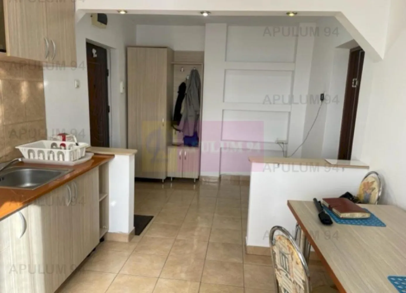 Apartament 2 camere 13 Septembrie- Unitatea de Pompieri. - Compania imobiliara Apulum 94 va propune spre inchiriere un apartament de 2 camere situat pe 13 Septembrie- stradal, in apropiere de Unitatea De Pompieri.
Apartamentul are vedere laterala. Este semidecomandat, are o impartire foarte buna, cu camere mari, patrate si luminoase.
Esre renovat- gresie, faianta, parchet, aer conditionat. 
Este mobilat si utilat in totalitate. 
Pentru vizionare si mai multe detalii nu ezitati sa ma contactati pe nr 0733683446- Laura Ionescu.