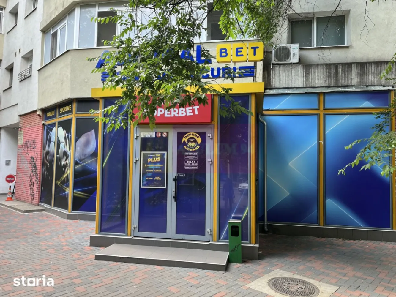 Vând spațiu comercial in zona Titan - Vând spațiu comercial închiriat, cu contract pe următorii 10 ani in zona Titan, cu o suprafata de 140mp, cu vitrina 12ml, cu intrare suplimentara prin spate.
Pentru detalii si vizionari contactati agentul Dona Camelia 0733683461