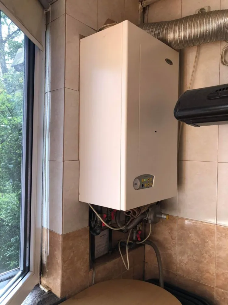 BRASADAS vinde ap 2 cam etaj 2/4 Micro 14.