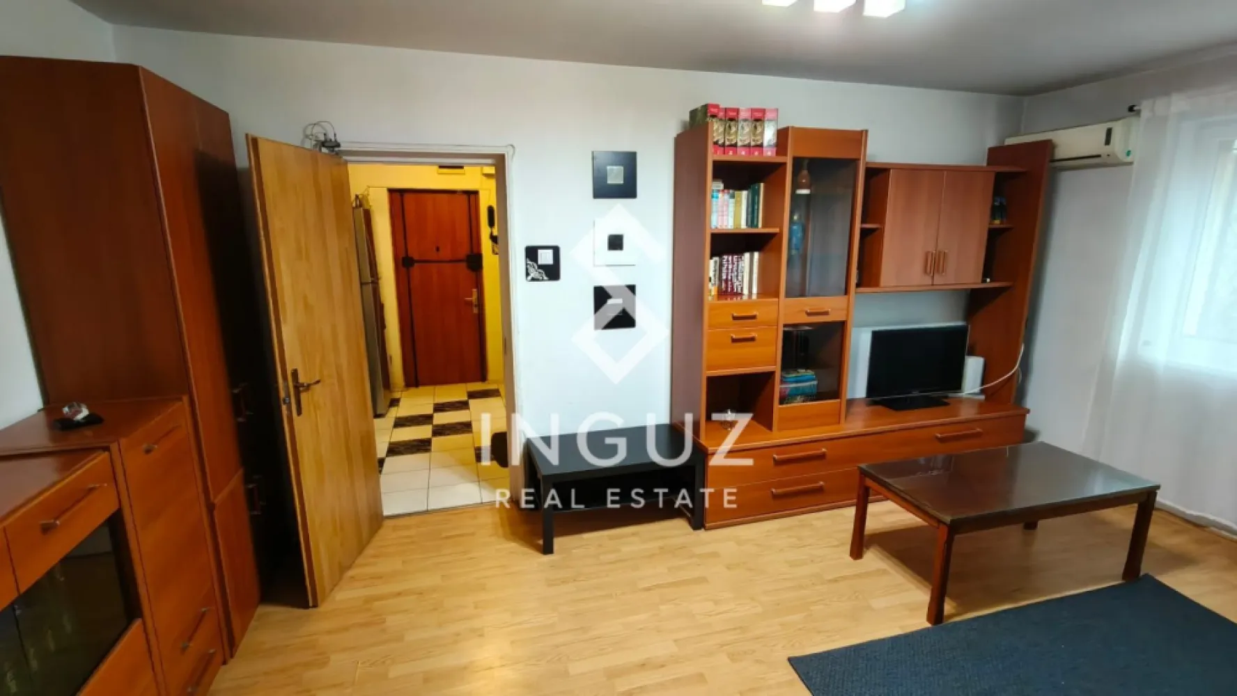 Închiriez apartament 2 camere | Baicului – Sector 2, București - Închiriez apartament 2 camere | Baicului – Sector 2, București

Preț: 450 € / lună
Garanție: 450 €
Disponibil: Imediat

Detalii proprietate:

Tip: Apartament 2 camere
Suprafață utilă: 50 mp
Etaj: 4 / 4
An construcție: 1987
Stare: Complet mobilat și utilat, gata de mutare
Încălzire: Centralizată

Facilități:

Balcon
Debara
Bucătărie separată

Localizare:

Zona Baicului, Sector 2
Adresă: Str. Liviu Rebreanu nr. 6, Bloc B1
Aproape de Mega Mall, Veranda Mall, magazine și centre comerciale
Acces facil la mijloace de transport