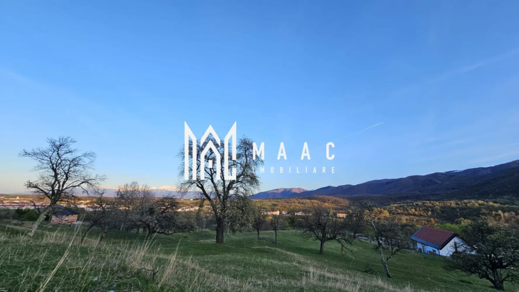 Teren Intravilan | 890 MP | Cisnadioara - MAAC vă propune spre vânzare un teren intravilan cu o suprafață de 890 mp, situat în Cisnădioara, într-o zonă turistică deosebită, recunoscută pentru liniștea și frumusețea peisajelor.

Proprietatea oferă o priveliște spectaculoasă către Cetatea Cisnădioarei, Masivul Măgura și Munții Cindrel, fiind locul ideal pentru construirea unei locuințe de vis sau pentru o investiție de viitor.

Terenul deține certificat de urbanism, iar utilitățile se află în imediata apropiere, ceea ce permite demararea rapidă a construcției.

O oportunitate rară de a achiziționa un teren într-o locație premium, aproape de Sibiu, unde natura și confortul se îmbină perfect.

Pentru mai multe detalii sau pentru a programa o vizionare, vă rugăm să ne contactați specificând ID : CP3037179