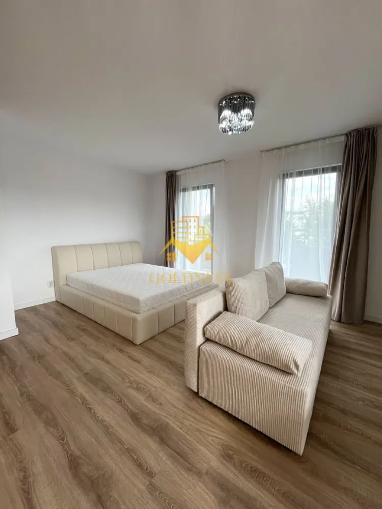 1 camera, Intre Lacuri, Premium, Prima închiriere, FSEGA, Iulius Mall - GOLDNESS Imobiliare vă propune spre închiriere un apartament cu 1 camere complet mobilat și utilat, la etajul 1 într-un imobil de 5 etaje, în Cartierul Intre Lacuri.
Se află în apropierea stațiilor de transport în comun, magazine, restaurante, spații verzi, farmacii, etc. 

Apartamentul este compartimentat astfel:
 - dormitor cu pat matrimonial și canapea extensibila, dressing, noptiere
 - bucătărie complet utilată și mobilată, loc de servit masa 
 - baie cu dus walkin, calorifer port prosop și dulap pentru depozitare.

Imobilul este dotat cu toate cele necesare- centrală proprie încălzire prin pardoseala, frigider, aragaz, hotă, mașină de spălat haine și vase, etc. 

Dacă sunteți interesați de acest apartament și doriți să îl vizionați, dar și pentru alte oferte nu ezitați să ne contactați telefonic sau prin e-mail. Vă stăm la dispoziție!
Pentru intermediere se percepe un comision de 50% din prețul chiriei!