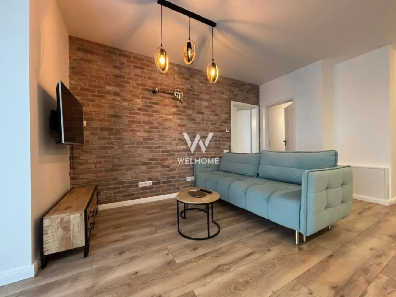 Apartament 2 camere modern - ansamblul Green Hill, Turnisor - Apartament 2 camere cu boxa de depozitare - Turnisor

- Suprafata utila: 52 mp
- Apartamentul se afla la etajul 2 al unui bloc dotat cu lift.
- Locuinta este mobilata si utilata, fiind alcatuita din living cu bucatarie open space, dormitor, baie si balcon generos.
- Localizat intr-o zona buna cu acces la magazine, mijloace de transport, gradinite etc.
- Apartamentul este dotat cu tot ce ai nevoie masina de spalat vase, masina de spalat rufe, TV.
- Intreg ansamblul beneficiaza de zona de barbeque & fire pit, zona fitness. 
- Loc de parcare suprateran.
- Nu se accepta animale de companie.
Perioada minima de inchiriere 12 luni.
Disponibil din 1 August!

Chirie lunara: 500 Euro + se percepe garantie
Comision client: 50% din prima chirie