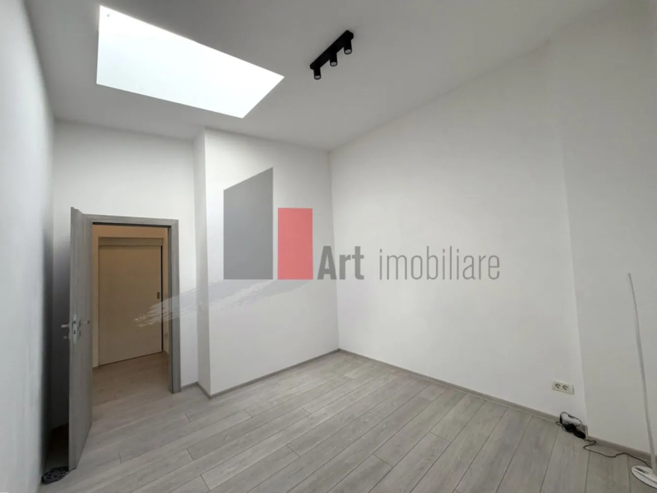 Apartament 3 camere tip Duplex - zona Calea Calarasilor/Popa Nan