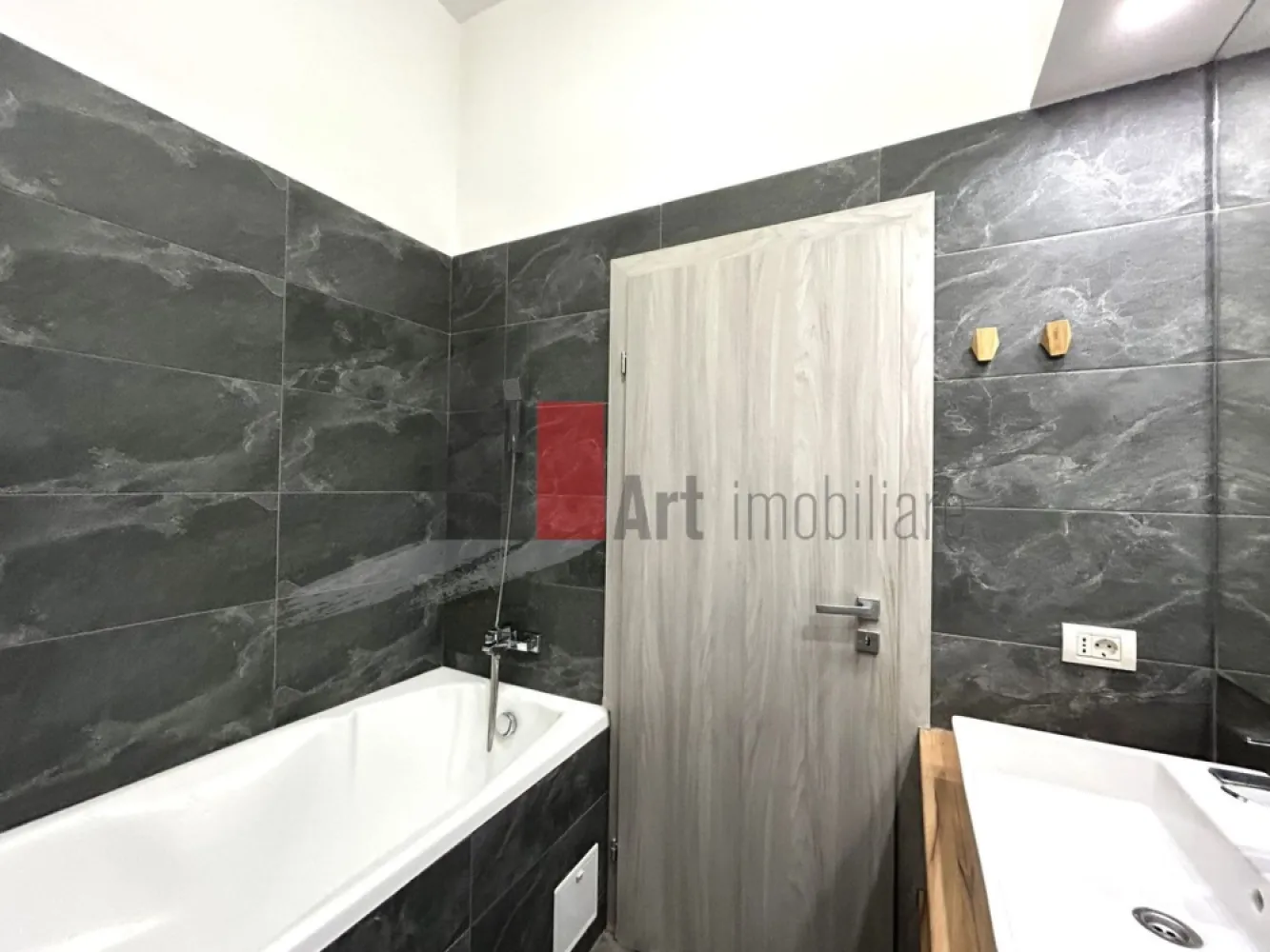 Apartament 3 camere tip Duplex - zona Calea Calarasilor/Popa Nan
