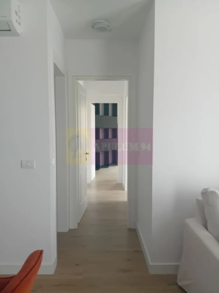 Apartament 3 camere 85mp | OFERTA SPECIALA - Arhitectura proiectului boutique Licurg 2 Prime Residence încorporează elemente de design specifice zonei, evidențiindu-se prin fațade elegante și detalii de piatră atent lucrate, ce se integrează armonios în peisajul local. Materialele, culorile și texturile sunt alese pentru a menține un aspect estetic în armonie cu stilul arhitectural tradițional al zonei.

Proiectul include o selecție diversă de apartamente cu 3 și 4 camere , caracterizate prin ferestre ample, camere luminoase si o locatie speciala.

NOTA: Apartamentul se poate inchiria la pretul de 1500 euro + TVA lunar. ( OFERTA SPECIALA - timp limitat ).
Contract minim 2 ani. Loc parcare subteran 150 euro + TVA/ lunar.
Detalii Apartament ( ref ap 11)
3 camere
Decomandat
85mp utili
Terasa 5 mp
Etaj 2/3

CONTACT
apulum94@apulum94.ro
adrian@apulum94.ro
Whatsapp +40733683453

The architecture of Licurg 2 Prime Residence boutique project incorporates design elements specific to the area, featuring elegant facades and meticulously crafted stone details that harmonize with the local landscape. The materials, colors, and textures are chosen to maintain an aesthetic consistent with the traditional architectural style of the area.

The project includes a diverse selection of 3 and 4-room apartments, characterized by large windows that allow natural light to flood the spacious, well-organized interiors.
Price per parking space is 32.000 euro + VAT. There are 2 parking spaces for each apartment, in the underground parking space.
Apartment Details:

3 rooms
Detached layout
85 sqm usable area
5 sqm terrace
Floor 2/3
Contact:

Email: apulum94@apulum94.ro, adrian@apulum94.ro
WhatsApp: +40733683453

EXTERIOR:

Rame din aluminiu:

Barieră termică ALIPLAST, culoare bej RAL 7044
Fixare mecanică pe cadru de oțel 30 x 30 mm
Geamuri triple:

Compoziție generală: Sticlă 6 mm 4S, distanțier 16 mm WE, sticlă float 4 mm, sticlă low E 6 mm
Parter spre stradă: Sticlă temperată KN 166 ESG 6 mm, distanțier 16 mm WE, sticlă float 4 mm, sticlă laminată low E 4.4.1 mm
Valoare U totală: 1,05 pentru rame și ferestre din aluminiu
PEISAGISTICĂ:

Design exterior:

Alee de intrare cu plăci ceramice
Drum de acces la subsol asfaltat
Mobilier urban pe platforme de beton, cu zone de flori integrate
Spații verzi:

Pe plăci de beton: Ghivece de plante (adâncime 50-70 cm), arbuști și gazon la rampa de intrare
Pe sol natural: Plantații de arbori și arbuști, gazon, pentru uz exclusiv apartamentelor 1 și 2
INTERIOR:

Pereți cu vopsea multistrat:

Trei straturi de vopsea albă lavabilă pe plăci de gips tencuite
Bază din bloc ceramic de 30 cm grosime
Pardoseli ceramice și laminat:

Plăci ceramice antiderapante și lemn laminat pe șapă de ciment
Izolație și calitate a construcției:

Izolație din lână minerală între cărămizi și plăci de gips pentru eficiență termică
Proiectare orientată spre confort și economie de energie