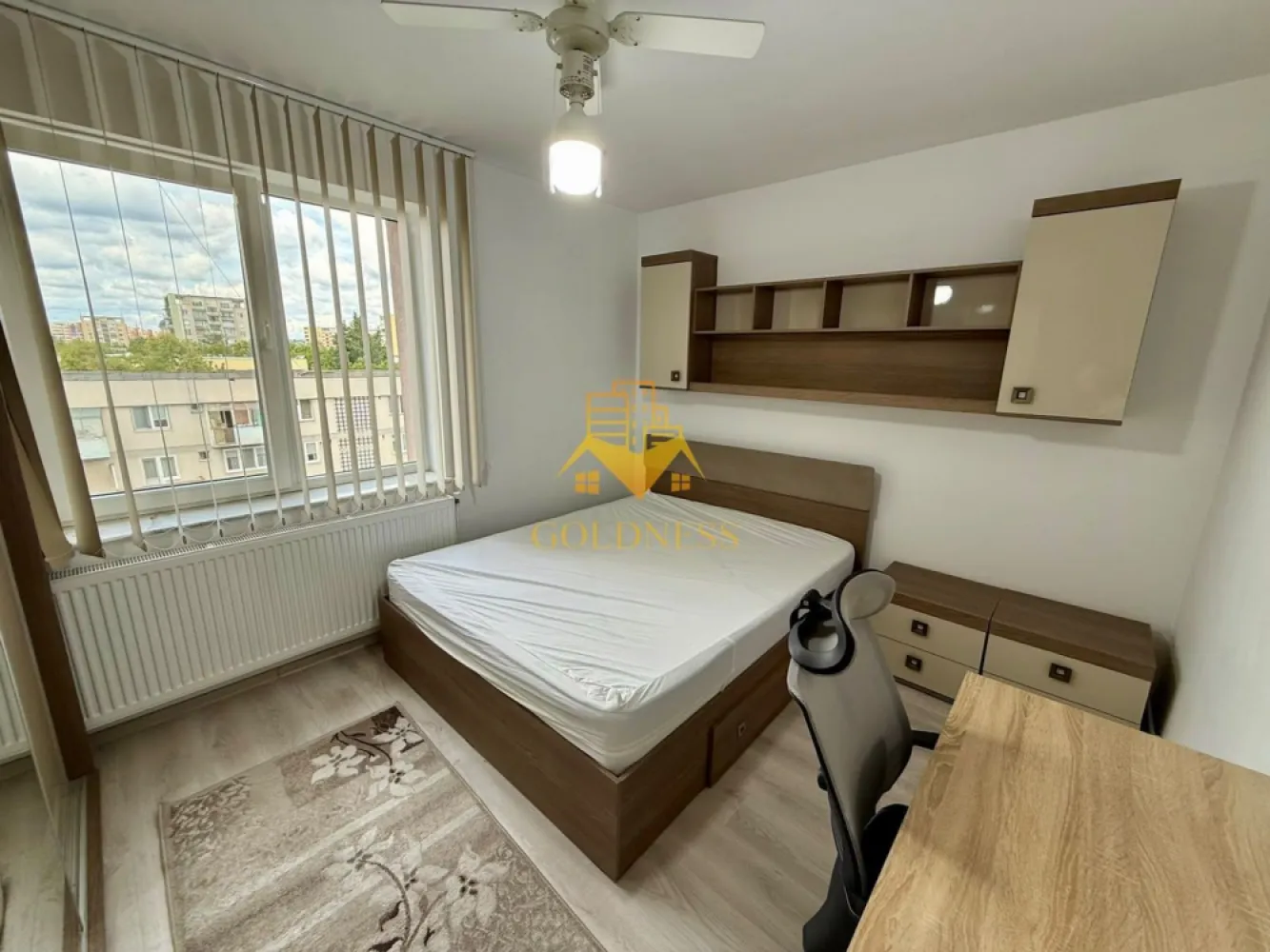 2 Camere decomandate, Gheorgheni, Iulius Mall, FSEGA, Lidl, Titulescu - GOLDNESS Imobiliare vă propune spre închiriere un apartament cu 2 camere complet mobilat și utilat, la etajul 6 într-un imobil de 10 etaje, în Cartierul Gheorgheni.
Se află în apropierea stațiilor de transport în comun, magazine, restaurante, spații verzi, farmacii, etc. 
 -Balcon 5 MP

Apartamentul este compartimentat astfel:
 - dormitor cu pat matrimonial, dressing, noptiere
 - bucatarie complet utilată și mobilată, loc de servit masa 
 -living cu canapea extensibila, TV
 - baie cu cada, calorifer port prosop și dulap pentru depozitare.
 - 2 balcoane inchise de cate 5 mp
Imobilul este dotat cu toate cele necesare- centrală proprie, frigider, aragaz, hotă, mașină de spălat haine, etc. 

Dacă sunteți interesați de acest apartament și doriți să îl vizionați, dar și pentru alte oferte nu ezitați să ne contactați telefonic sau prin e-mail. Vă stăm la dispoziție!
Pentru intermediere se percepe un comision de 50% din prețul chiriei!