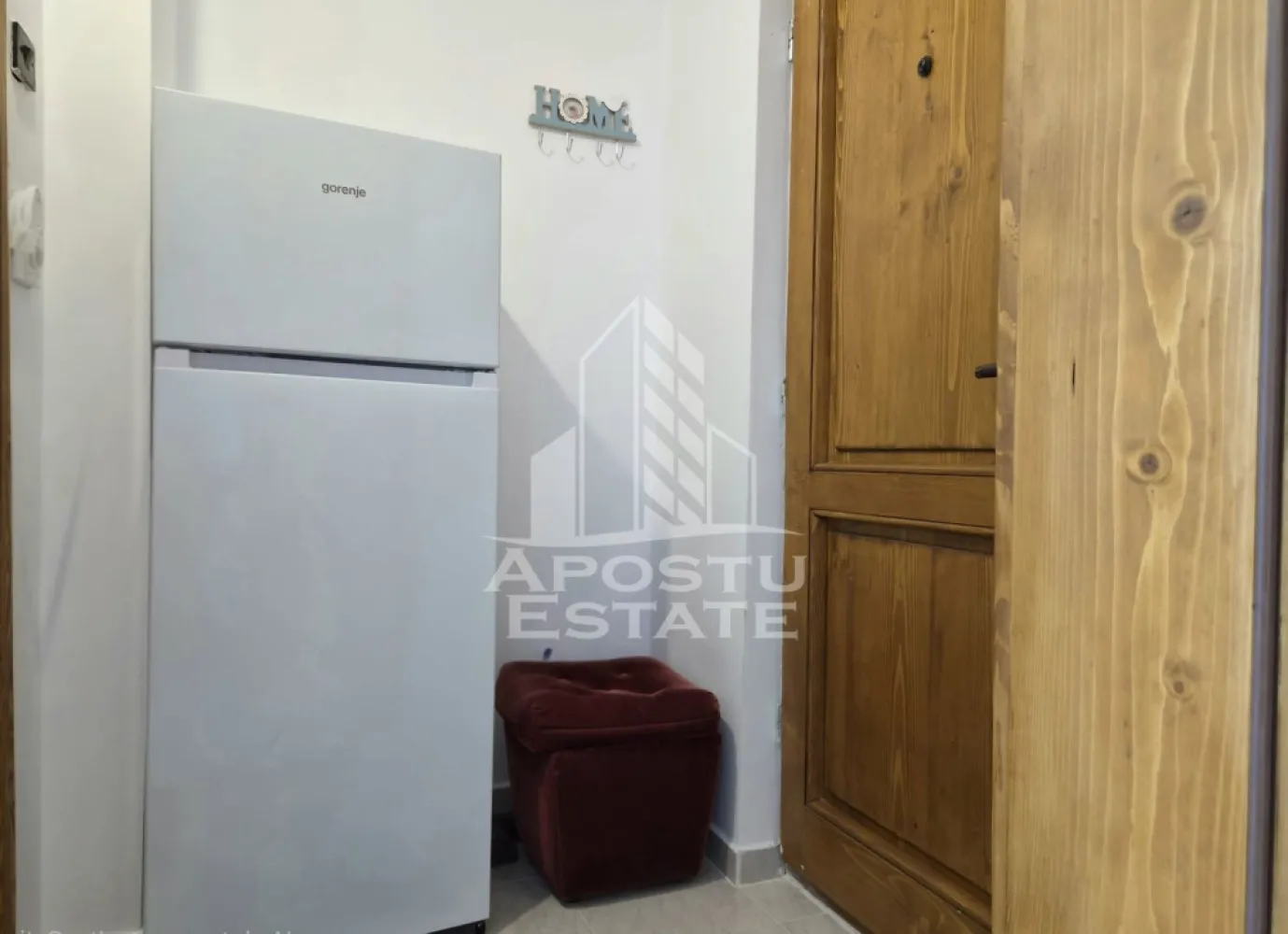 Garsoniera confort 1,Zona Confectii - Apostu Estate vă oferă spre închiriere o garsonieră confort 1, ideală pentru un student, situată în imediata apropiere a Facultății de Medicină.
Locuința beneficiază de o amplasare excelentă, într-o zonă liniștită, înconjurată de parcuri și spații verzi, cu acces facil la stația de tramvai și la alte mijloace de transport în comun.
Pentru mai multe informații sau pentru programarea unei vizionări, nu ezitați să ne contactați! 
CP3227527