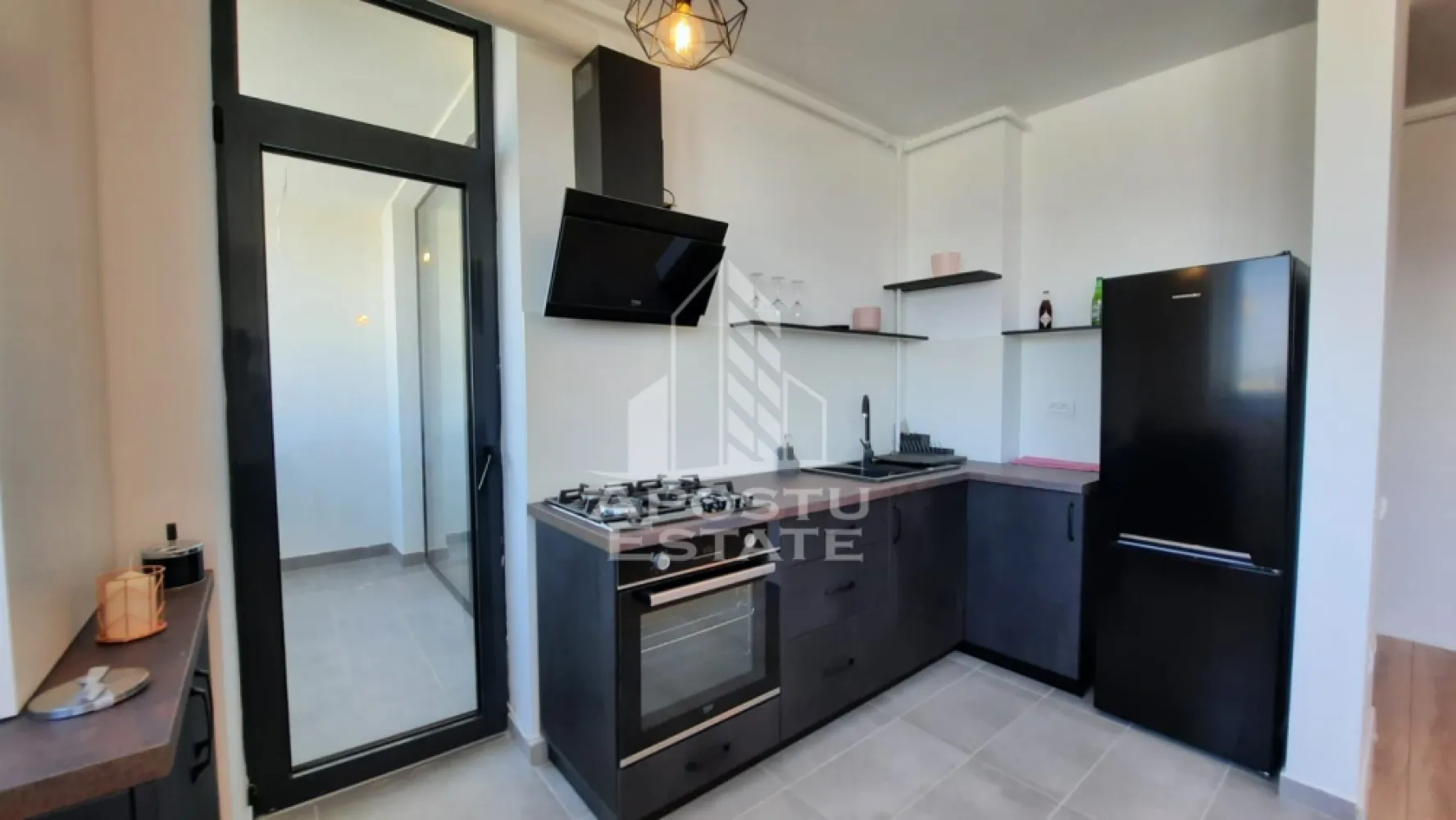 Apartament 2 camere, loc de parcare subteran, zona Torontalului - APOSTU ESTATE va propune spre inchiriere un apartament de lux cu 2 camere open space in Complexul Xcity , zona Calea Torontalului
Imobilul se intinde pe o suprafata utila de 54mp si este compartimentat astfel:
- hol de acces
- living spatios
- dormitor matrimonial cu dressing iesire pe balcon
- bucatarie open space
- baie cu cada
- balcon deschis cu iesire din living

Vecinatati:
- Spital Premiere
- Arta in Nori Gradinita
- OMW
- Sala de fitness NextFit
- Mijloace de transport in comun
- Iulius Mall
- Auchan
Apartamentul dispune de loc de parcare subteran inclus in pret.
Nu se accepta animale de companie si sa se fumeze in incinta imobilului.
Va asteptam cu drag la o vizionare!
ID: CP2934355 !