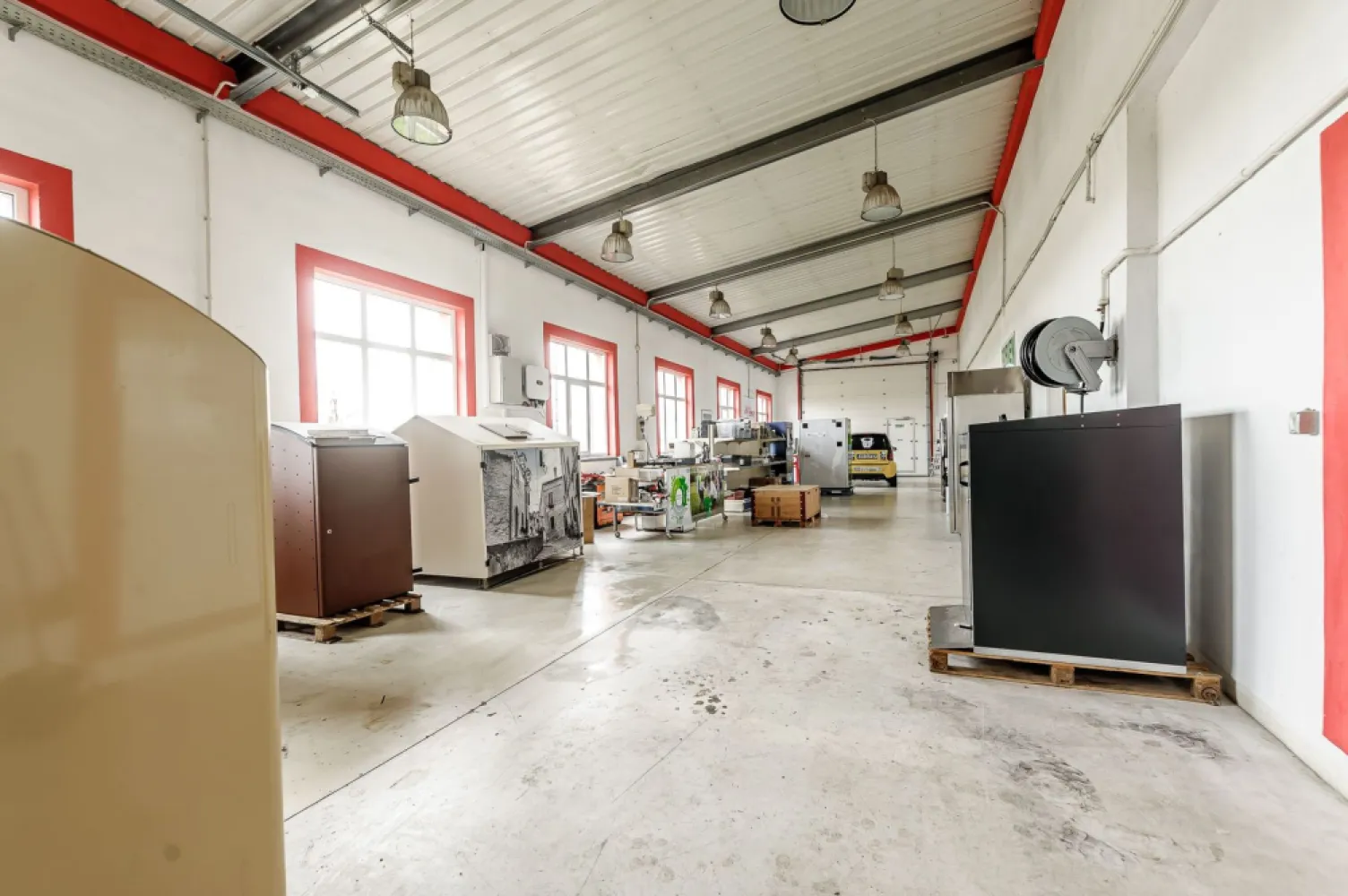 Hale depozitare/producție 2.000 mp si 10.000 mp teren în Pecica
