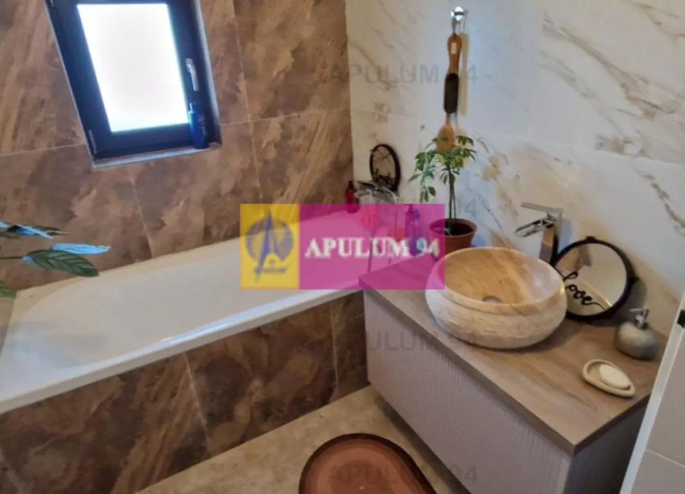 Gulia, casă 4 camere parter, 107 mp utili, curte 500, între 2 păduri - În partea de NV a Bucurestilului, prin Chitila si DN7, în localitatea Gulia, între Pădurea Râioasa, si Pădurea Cereanca, într-o zonă rezidențială nouă. Casă tip parter din caramidă portantă cu structură din beton armat, alcătuită din Living de 35 mp, bucătărie 13 mp, 3 dormitoare de 16 mp, 14 mp si 11 mp, 2 bai de 6,5 si 4,5 mp, hol, cameră tehnică 6 mp si terasă acoperită de 24 mp. Casa este izolată cu polistiren si vată minerală, are ferestre Salamander cu geamuri tripan, este acoperită cu tiglă metalică mată de 0,5 mm. Instalatie electrică, sanitară, termică, încălzire în pardoseală, centrală pe gaze în condensație. Gresia, faianța, parchetul, obiectele sanitare si usile interioare, pot fi alese de cumpărător. Următoarea casa va fi disponibilă până la 30.09.2026. Preț 145.000 EUR, cu TVA inclus. Nu se plătește comision