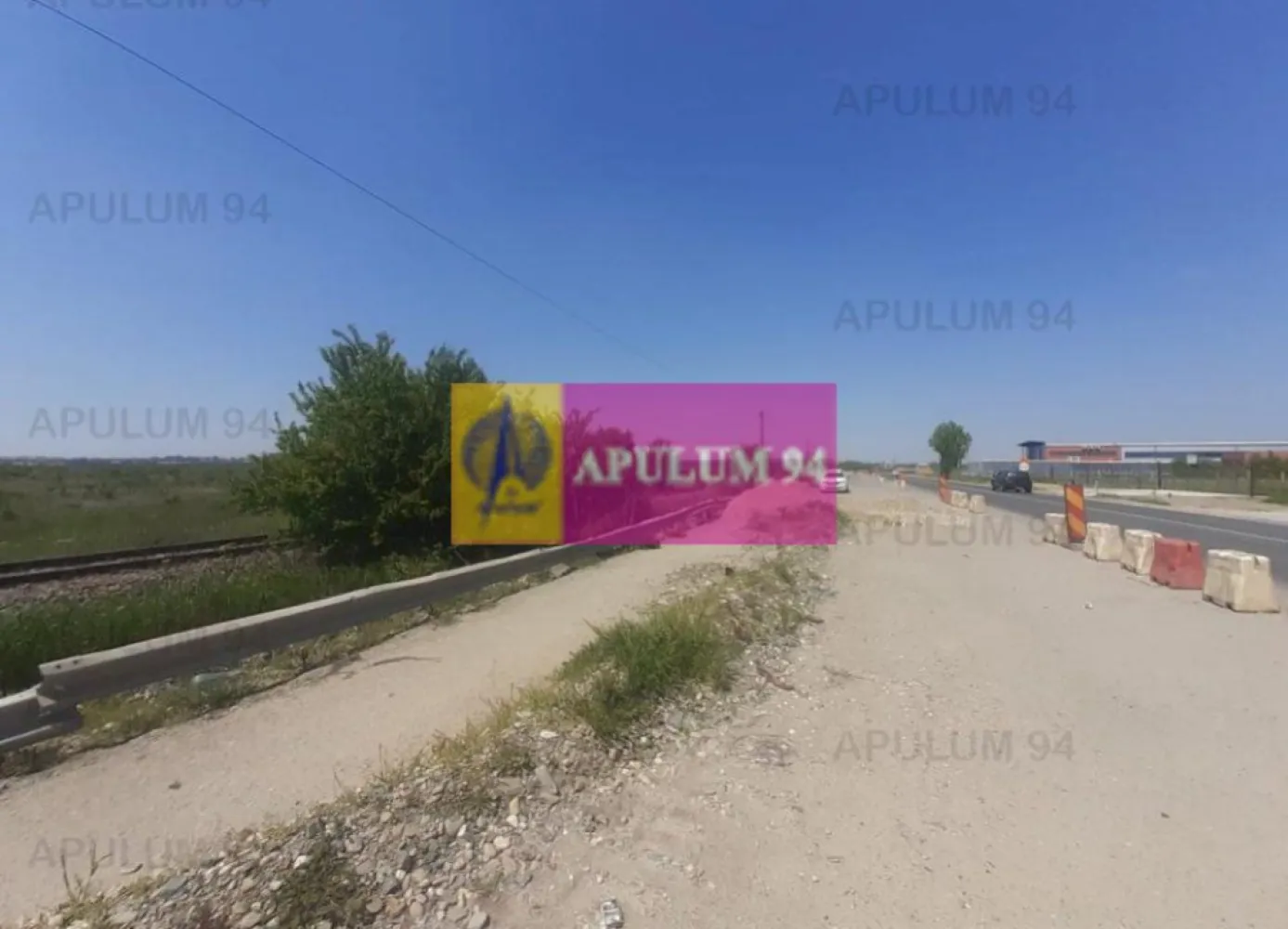 Teren bun mare și ieftin - Teren compact 29.000 mp in localitatea Pantelimon, cu front stradal la Strada Carabinei (stradă unde deja s-a realizat branșarea la apă) lângă Soseaua de Centura - DNCB, pe partea cu Calea Ferată și acces evident la Calea Ferată ). Utilitățile sunt lânga teren însă nu suntem branșați, terenul fiind liber de construcții. Frontul stradal la strada Carabinei (stradă neamenajată - drum de pământ) este de 270 de metri liniari. Terenul este ușor accesibil, din Voluntari și până la teren se fac 5 minute pe Șoseaua de Centură, proximitatea față de Șoseaua de Centură face ca terenul să aibă potențial pentru activități prodictive nepoluante, deoarece lângă teren, la 300-350ml este o zona de case-vile noi dar datorită proximității față de DNCB (Șoseaua de Centură) și de Calea Ferată terenul, care se alfă în extravilan în acest moment este propus pentru intrarea în intravilanul Pantelimon cu propunere pentru INDUSTRIAL (DEPOZITARE ȘI PRODUCȚIE NEPOLUANTĂ) în Planul de Urbanism General care este în curs de definitivare. Terenul datorită amplasamentului este pretabil pentru activitități tip service, depozitare, showroom si productie iar restul terenului ce este mai departe de Calea Ferată și se apropie de zona de case si se poate folosi ca atare, fiind practic incercuit de contructii civile și cu documentația aferentă poate deveni teren bun pentru construcție. În zonă sunt depozitele unor de firme mari care activeaza in Romania precum Selgros, Fabrica de Bere Tuborg, Frake, Dedeman, Romstal etc. Accesul la teren se poate face atat din Soseaua Biruintei, cum venim din Bucuresti spre Selgros Pantelimon prin străzile Rascoalei 1907 sau Câmpului dar și direct din DNCB - Centura Bucuresti la Trecerea la Nivel cu Calea Ferata spre aceeași stradă Rascoala 1907 si apoi imediat accesând drumuri de pamant neamenajate. Terenul este compact, proprietarii sunt persoane fizice si tranzactia nu implica TVA, documentatia este in regulă. Prețul este sub 25euro/mp și dacă nu aveți bani să cumpărați tot terenul puteți să vă prezentați la noi la agenție pentru a ne face o ofertă pe suprafața pe care o doriți, la momentul la care avem cumpărători pentru întreaga suprafață de 29.000 mp veți fi contactat pentru a vă reconfirma oferta și dacă există un maxim de seriozitate, așa cum ne dorim, se va achiziționa terenul la cabinetul notarial. Pentru detaliPentru mai multe detalii și programarea de vizionări nu ezitați să mă conatactați, Daniel, Apulum94. Facilităm și achiziționarea prin credit ipotecar prin intermediul partenerilor, agenția imobiliară percepe un comision de 3% din prețul de tranzacționare și la vizionare se semnează contract de prestări servicii.i si vizionari va stau la dispozitie, Daniel Dumitru, Apulum94.