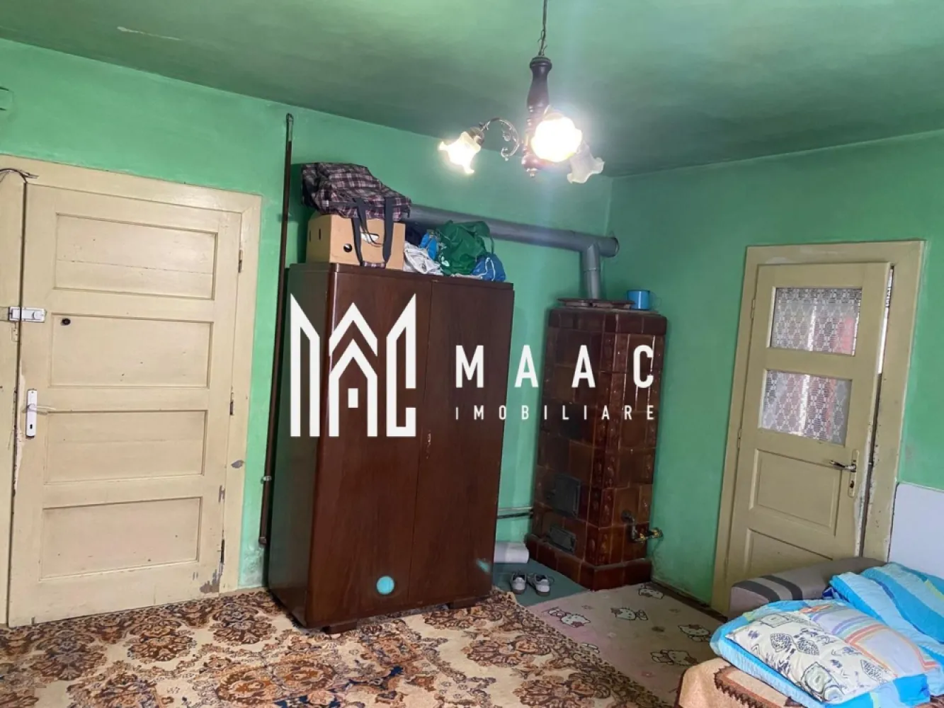 Apartament 1 Camera I Etaj 1 I Pivniță I Central - MAAC Imobiliare vă propune spre vânzare o proprietate practică și bine poziționată, ideală pentru locuit sau investiție, situată într-o zonă centrală a orașului Sibiu.

Caracteristici principale
• spațiu bine compartimentat și eficient organizat
• cameră generoasă și luminoasă
• bucătărie separată
• situată într-un imobil cu doar 8 apartamente

Compartimentare și suprafețe
• cameră: 22 mp
• bucătărie: 6,5 mp

Avantaje 
• pod
• pivniță
• teren aferent de 118 mp

Localizare și avantaje
• zonă centrală, liniștită și bine cotată
• acces rapid către magazine, școli și puncte de interes
• mijloace de transport în apropiere

Potențial
• ideală pentru locuit
• potrivită pentru investiție (închiriere)
• costuri reduse de întreținere

Pentru mai multe detalii sau pentru programarea unei vizionări, vă rugăm să ne contactați și să menționați ID-ul proprietății: CP3042385.
