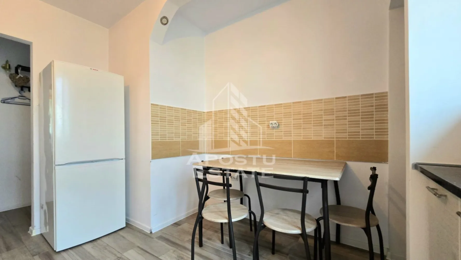 Apartament 3 camere, Central
