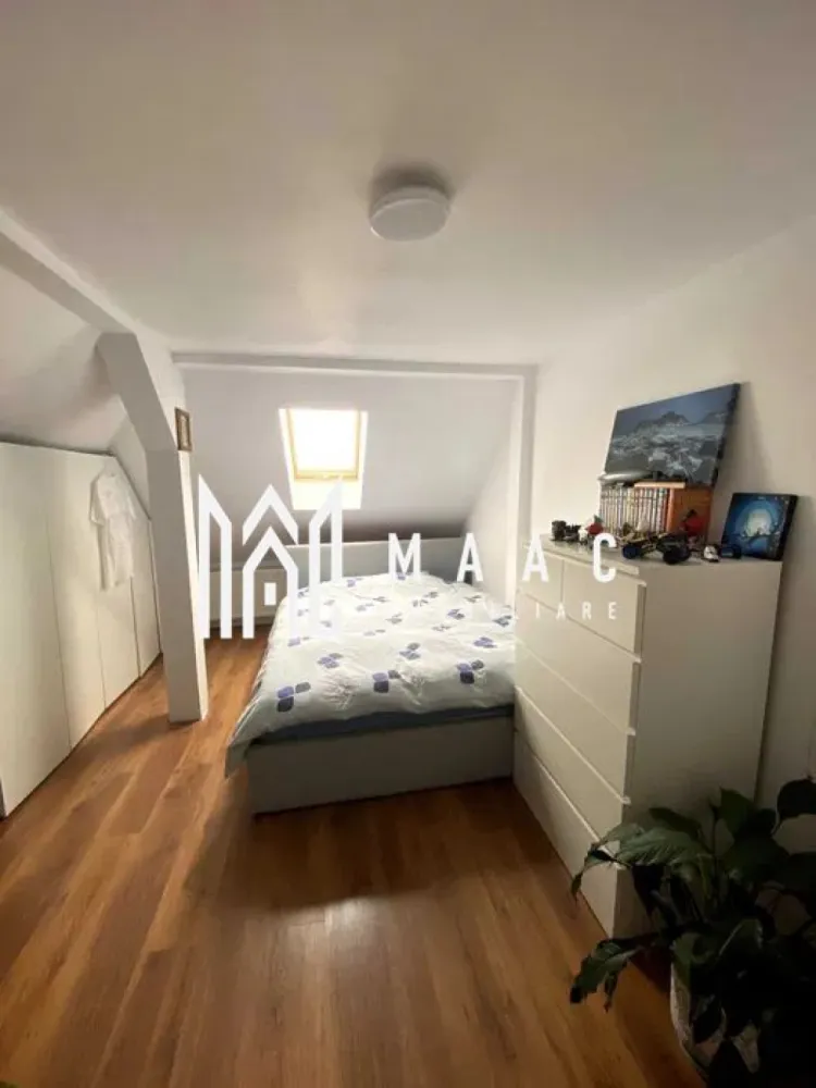 Apartament 4 Camere I 90 MPU I Marcel Iancu -Arhitectilor - MAAC Imobiliare vă propune spre vânzare un apartament spațios și bine compartimentat, situat la etajul 2 + mansardă, ideal pentru o familie care își dorește confort și funcționalitate.

Locuința dispune de o suprafață utilă de 90 mp și este organizată eficient în 4 camere: 3 dormitoare luminoase și un living generos cu bucătărie open-space, perfect pentru momentele petrecute în familie. Apartamentul beneficiază de două băi – una principală, dotată cu cadă, și o baie de serviciu, pentru un plus de confort.

 Un mare avantaj al proprietății este sistemul de încălzire: la nivelul principal există încălzire în pardoseală, oferind un confort termic superior, iar la mansardă sunt instalate calorifere.
 Balconul generos, de 11 mp, oferă o priveliște deosebită către munți, fiind locul ideal pentru relaxare.

În plus, proprietatea include și un loc de parcare, asigurând un plus de comoditate.
Apartamentul reprezintă o alegere excelentă pentru cei care își doresc un cămin modern, spațios și bine poziționat.

Pentru detalii suplimentare, și programări contactați-ne și specificați codul de identificare al proprietății ID: CP3042243.