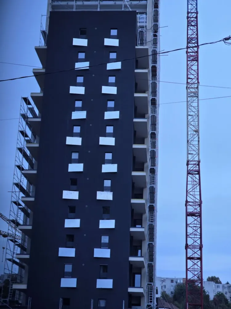 Oferta Apartamente c in Bloc Nou 41 mp et.8,