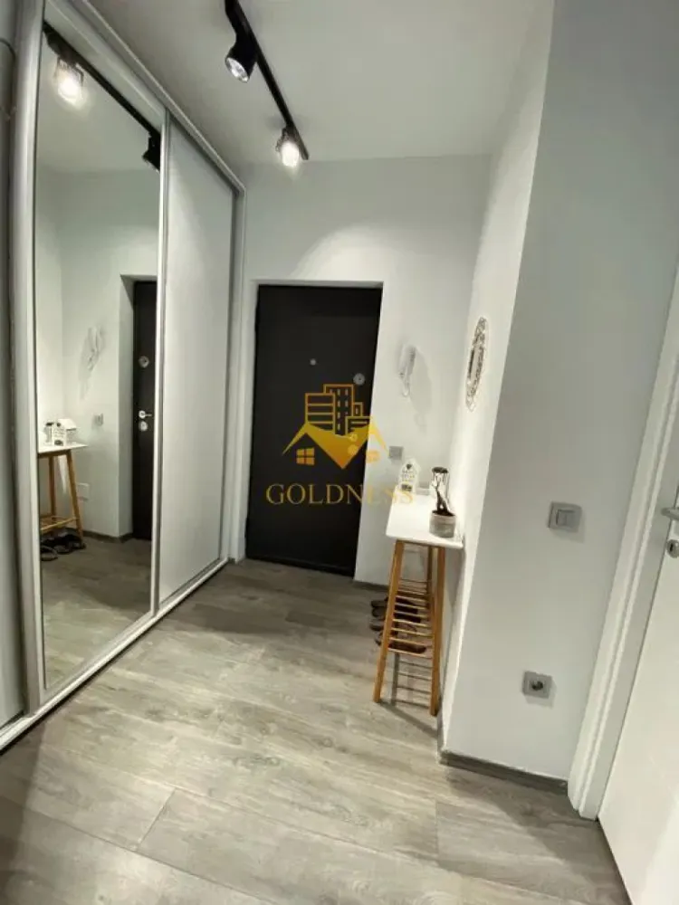 2 Camere Openspace, Petfriendly,Borhanci, Parcare, Modern, Profi. - GOLDNESS Imobiliare vă propune spre închiriere un apartament cu 2 camere complet mobilat și utilat, la etajul 1 într-un imobil de 3 etaje, în Cartierul Borhanci.
Apartamentul este Petfriendly.
Parcare inclusa!
Se află în apropierea stațiilor de transport în comun, magazine, restaurante, spații verzi, farmacii, etc. 

Apartamentul este compartimentat astfel:
 - dormitor cu pat matrimonial, dressing, noptiere
 - living cu bucatarie open space complet utilată și mobilată, canapea extensibilă, loc de servit masa 
 - baie cu cabina de dus, calorifer port prosop și dulap pentru depozitare.
 - balcon 5 mp.

Imobilul este dotat cu toate cele necesare- centrală proprie, frigider, aragaz, hotă, mașină de spălat haine, etc. 

Dacă sunteți interesați de acest apartament și doriți să îl vizionați, dar și pentru alte oferte nu ezitați să ne contactați telefonic sau prin e-mail. Vă stăm la dispoziție!
Pentru intermediere se percepe un comision de 50% din prețul chiriei!
