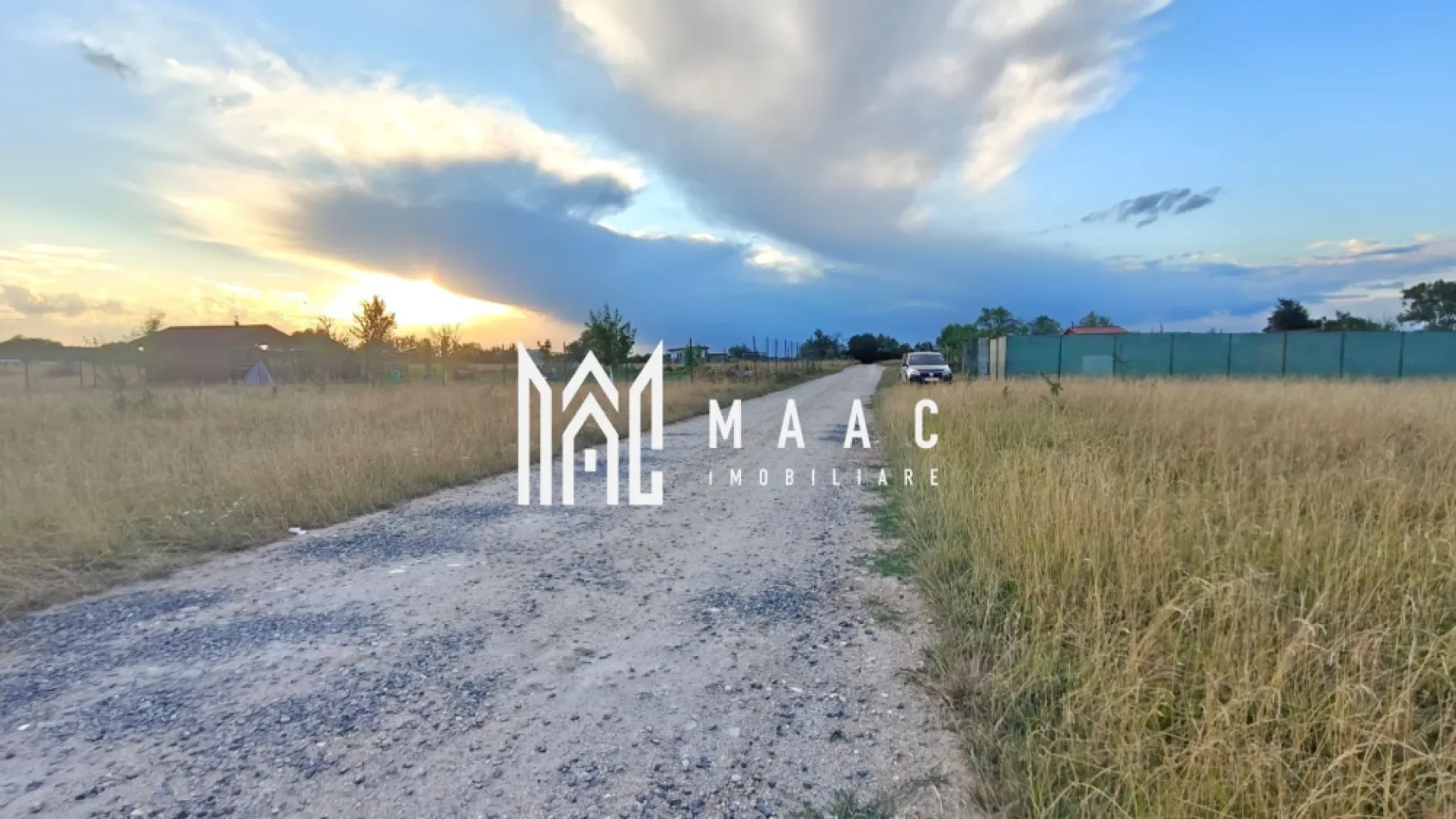 Teren intravilan 425 mp I Investiție I C. Cisnădiei - MAAC Imobiliare propune spre vânzare un teren intravilan cu suprafața de 425 mp, situat în zona Aerodrom Măgura – Calea Cisnădiei, la doar 6 km de Sibiu și 3 km de Cisnădie.

 Caracteristicile terenului
Suprafață: 425 mp
Regim: intravilan
PUZ aprobat
Utilități: în curs de aprobare
Acces: drum pietruit
Teren pe colț, cu deschidere pe două laturi

Deschidere:
aprox. 30,5 m pe o latură
aprox. 15 m pe cealaltă

Aer curat, liniște, trafic redus
acces rapid către Sibiu și Cisnădie
comunitate în formare, cu potențial ridicat de apreciere a valorii în timp.

 Potrivit pentru:
casă de vacanță
investiție pe termen lung, într-o zonă cu cerere în creștere

Pentru mai multe informații sau programarea unei vizionări, vă rog să mă contactați, menționând ID CP3200785.