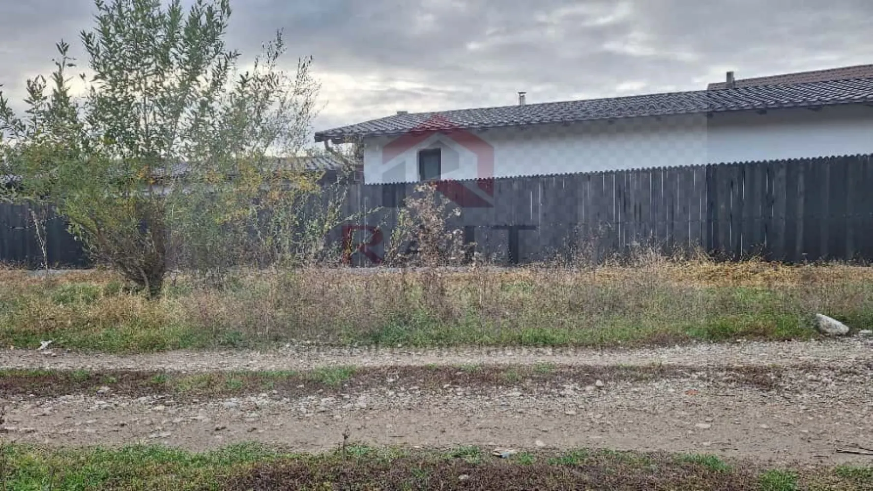 Teren Intravilan Curtea de Arges - ​🌳 OPORTUNITATE UNICĂ ÎN CURTEA DE ARGEȘ! Vă prezentăm un teren de vânzare perfect pentru proiectul dumneavoastră.
​Situat într-o zonă liniștită și cu acces rapid, acest teren de 760 mp este ideal pentru o reședință permanentă sau pentru o investiție.
​Avantaje Cheie:
​Localizare: Aproape de autostradă.
​Utilități: Curent/Apă/Gaz la limită.
​Acces: Drum asfaltat/pietruit.
​Preț: Prețul de listare (Negociabil).
​Nu rata șansa de a deține o bucată de natură în inima Argeșului!

​📞 Sună acum la nr tel 0741 464 950 sau explorează anunțul complet:
​
​#ImobiliareArges #TerenDeVanzare #CurteaDeArgesImobiliare #Dezvoltare #TerenIntravilan