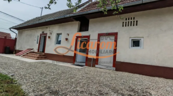 SANPETRU .Casa pretabila 2 familii ( Parinti + copil),singur in curte.