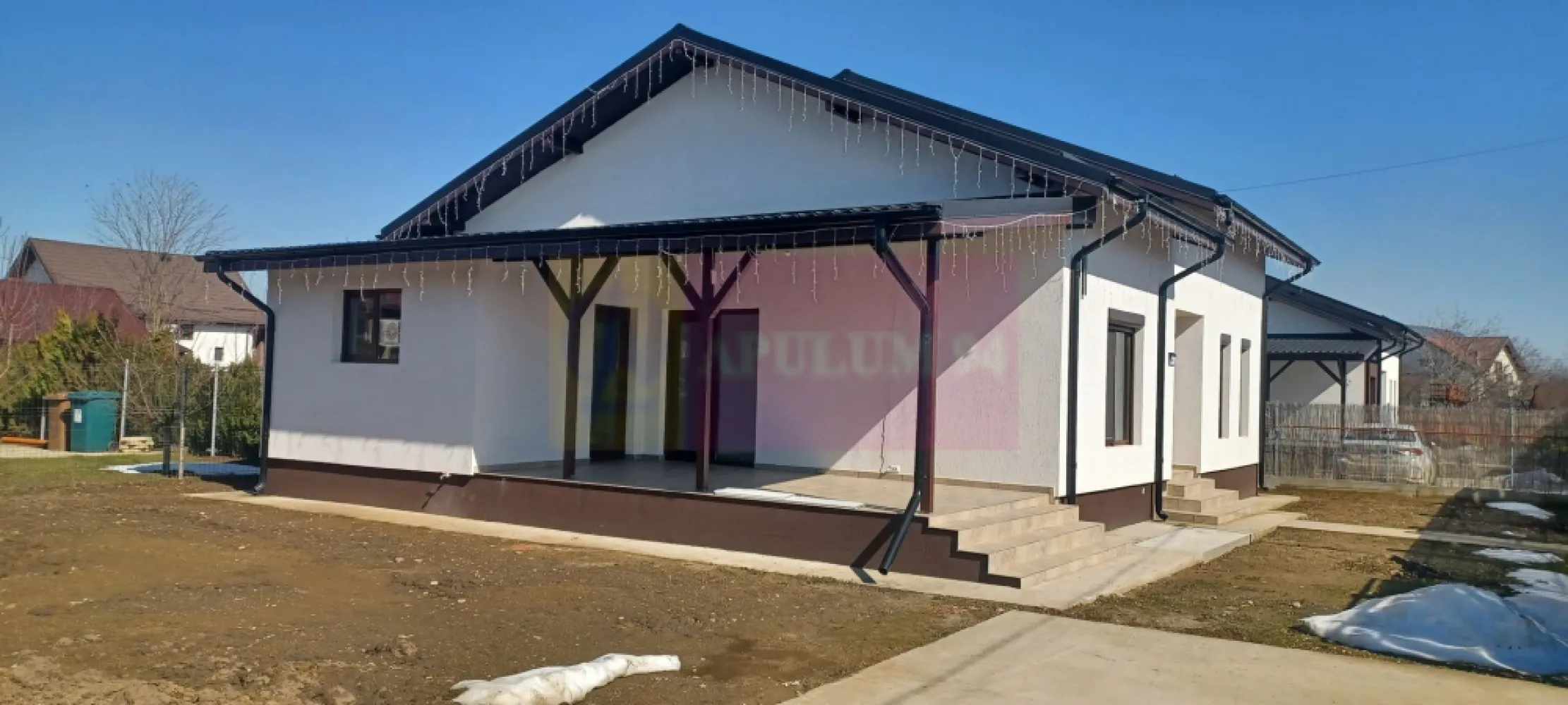 Săbăreni, casă nouă tip parter, cu pod mansardabil