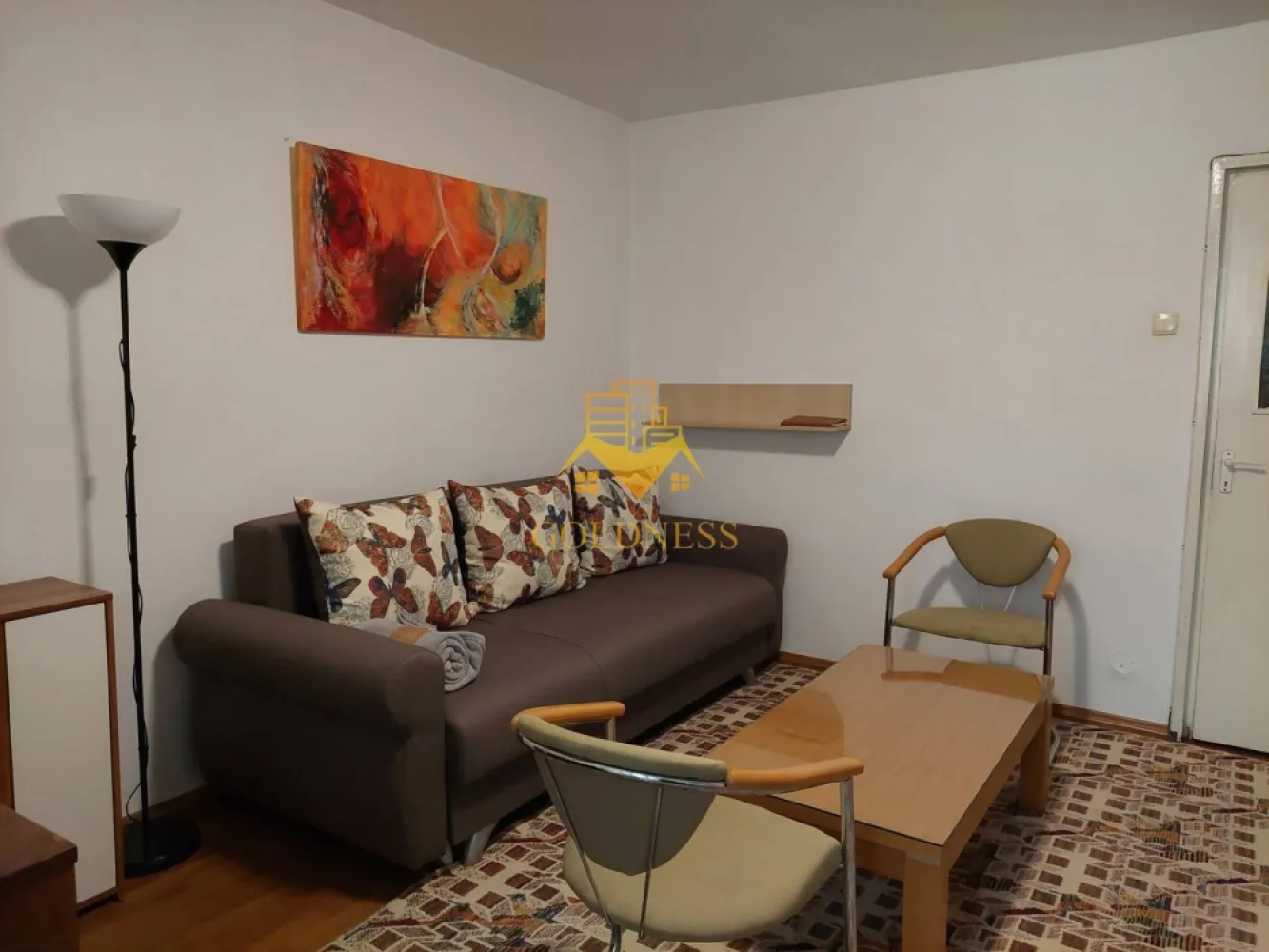 1 camera, Grigorescu, Parcul Iuliu Hatieganu, Someșului, FSIM - GOLDNESS Imobiliare vă propune spre închiriere un apartament cu 1 camere complet mobilat și utilat, la etajul 2 într-un imobil de 4 etaje, în Cartierul Grigorescu.
Se află în apropierea stațiilor de transport în comun, magazine, restaurante, spații verzi, farmacii, etc. 

Apartamentul este compartimentat astfel:
 - camera cu canapea extensibila, dressing, noptiere
 - bucătărie complet utilată și mobilată
 - baie cu cabina de dus, calorifer port prosop și dulap pentru depozitare.
 - balcon 3mp

Imobilul este dotat cu toate cele necesare-termoficare cu contor de citire caldura, frigider, aragaz, hotă, mașină de spălat haine, etc. 

Dacă sunteți interesați de acest apartament și doriți să îl vizionați, dar și pentru alte oferte nu ezitați să ne contactați telefonic sau prin e-mail. Vă stăm la dispoziție!
Pentru intermediere se percepe un comision de 50% din prețul chiriei!