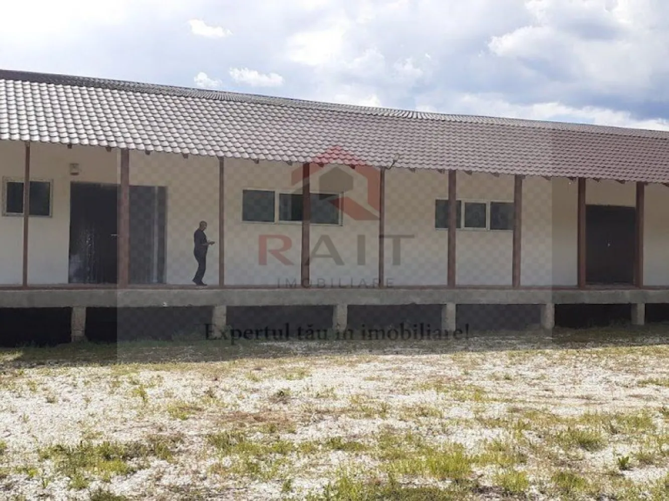 Hala de Inchiriat Godeni Arges - Hala de productie cu incalzire centrala pe peleti, rampa, alarma, camere video, baie, dus, acces tir, si posibilitate de extindere a terenului cu cca 3000 mp.
Spatiul este pretabil pentru Productie/servicii,Depozitare,Logistica.
Pretul este usor negociabil.
Spatiul : Hala Productie
Se adauga consturi cu Utilitati/Mentenanta.