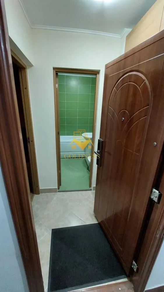 1 camera, Zorilor, Observatorului, UMF, USAMV, UTCN - GOLDNESS Imobiliare vă propune spre închiriere un apartament cu 1 camere complet mobilat și utilat, la etajul 3 într-un imobil de 4 etaje, în Cartierul Zorilor.
Posibilitatea de parcare în zona la liber.
Se află în apropierea stațiilor de transport în comun, magazine, restaurante, spații verzi, farmacii, etc. 

Apartamentul este compartimentat astfel:
 - camera cu canapea extensibila, dressing, noptiere
 - bucătărie complet utilată și mobilată
 - baie cu cabina de dus, calorifer port prosop și dulap pentru depozitare.
 - balcon 3mp.

Imobilul este dotat cu toate cele necesare- termoficare, frigider, aragaz, hotă, mașină de spălat haine, etc. 

Dacă sunteți interesați de acest apartament și doriți să îl vizionați, dar și pentru alte oferte nu ezitați să ne contactați telefonic sau prin e-mail. Vă stăm la dispoziție!
Pentru intermediere se percepe un comision de 50% din prețul chiriei!