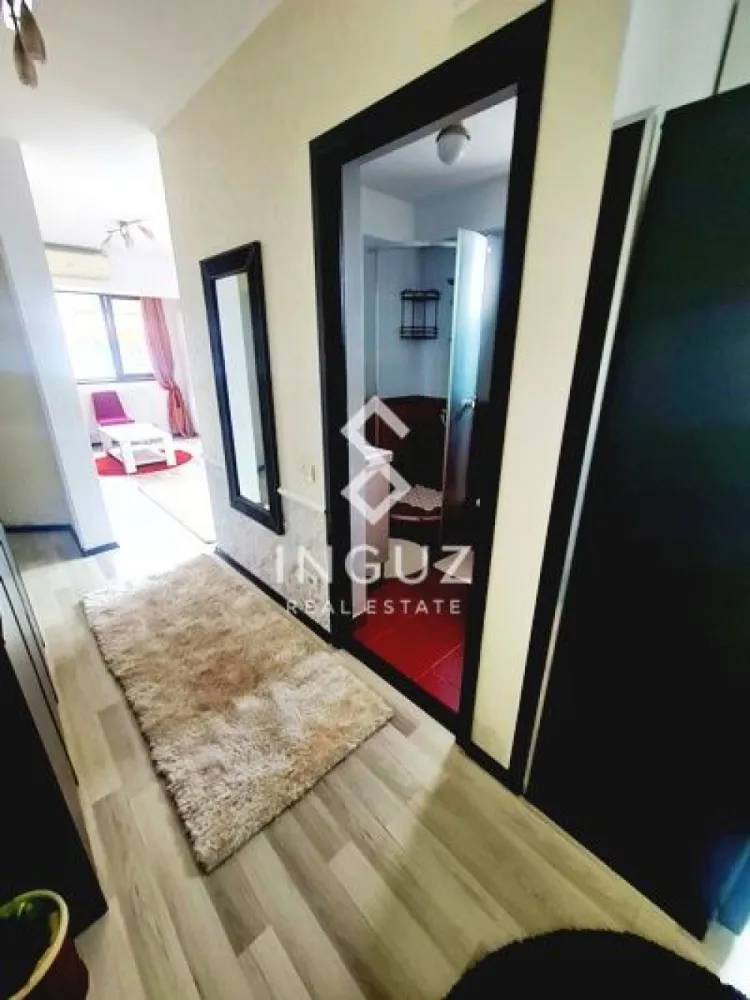 Apartament 3 camere de închiriat – Barbu Văcărescu / Floreasca / Tei - Apartament 3 camere de închiriat – Barbu Văcărescu / Floreasca / Tei

Preț: 700 EUR (negociabil)
Locație: București, Sector 2 – zona Barbu Văcărescu

Specificații:
Suprafață utilă: 60 mp
Număr camere: 3
Etaj: 3 din 4 (fără lift)
Compartimentare: semidecomandat
An construcție: 2014

Descriere:
Inguz Real Estate vă propune spre închiriere un apartament deosebit cu 3 camere, situat într-o zonă liniștită și foarte bine poziționată, aproape de multiple puncte de interes.

Apartamentul este situat la etajul 3 din 4 (fără lift).

Adresă: Strada Vrâncioaia nr. 7

Vecinătăți:
– Parcul Verdi – 350 m
– Parcul Tei – 1.1 km
– Parcul Floreasca – 1.3 km
– Stație tramvai Barbu Văcărescu – 350 m
– Transport în comun RATB – 350 m

Apartamentul dispune de centrală proprie și este complet mobilat și utilat, pregătit pentru mutare imediată.