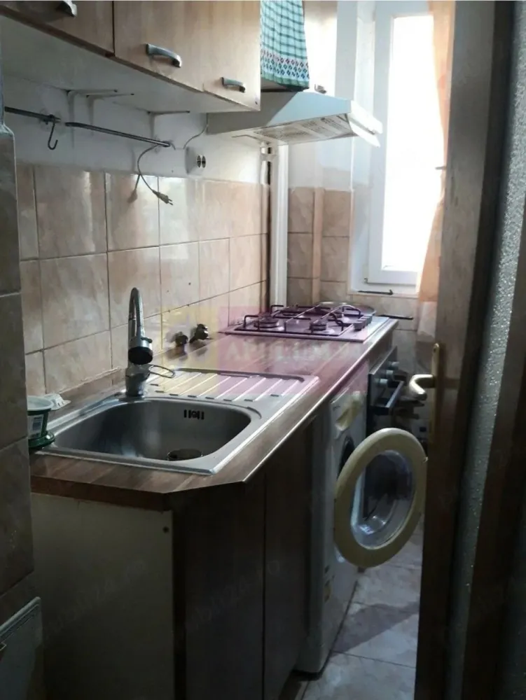 Vanzare a apartament 2 camere confort 2 Colentina-D-na Ghica - VANZARE APARTAMENT 2 CAMERE CONFORT 2, BLOC 1976, DECOMANDAT, BALCON INCHIS TERMOPAN, ETAJUL 5, CENTRALA PROPRIE, REPARTITOARE APĂ RECE ŞI APĂ CALDĂ (CITIRE RADIO), REPARTITOARE CĂLDURĂ (CITIRE RADIO), CONTUAR ENERGIE ELECTRICA (CITIRE AUTOMATĂ) MOBILAT ŞI UTILAT, CERTIFICAT ENERGETIC, BLOC ANVELOPAT
