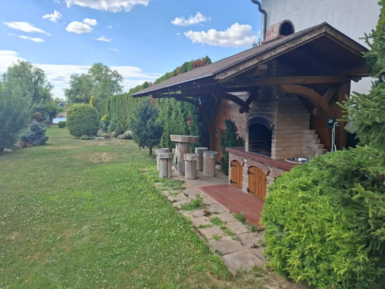 BRASADAS vinde casa cu iesire la lac