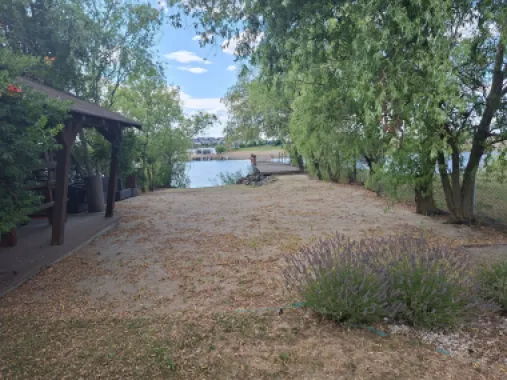 BRASADAS vinde casa cu iesire la lac
