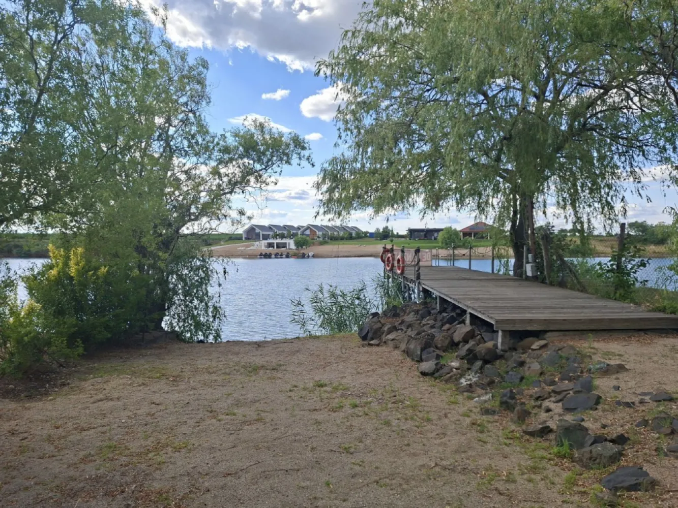 BRASADAS vinde casa cu iesire la lac