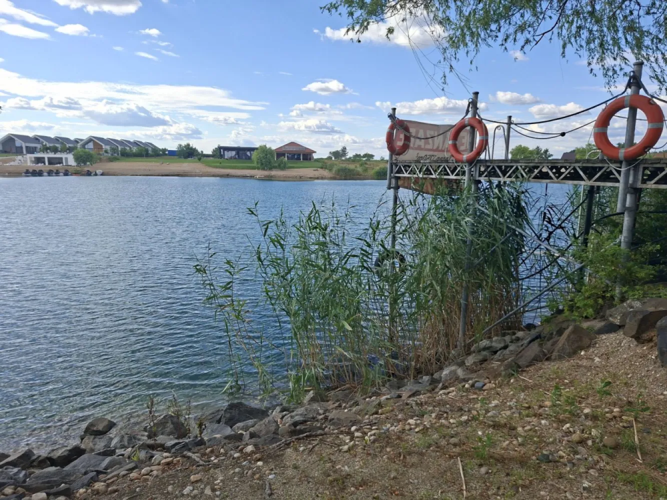 BRASADAS vinde casa cu iesire la lac