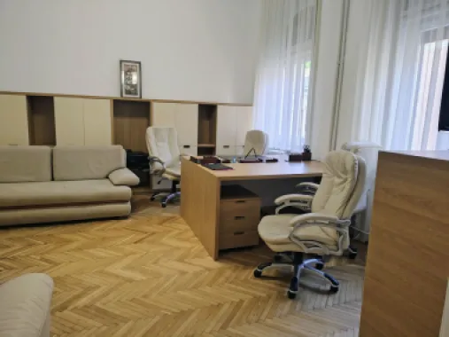 Apartament 2 camere Parc Traian , 400 E neg. Comision 50%