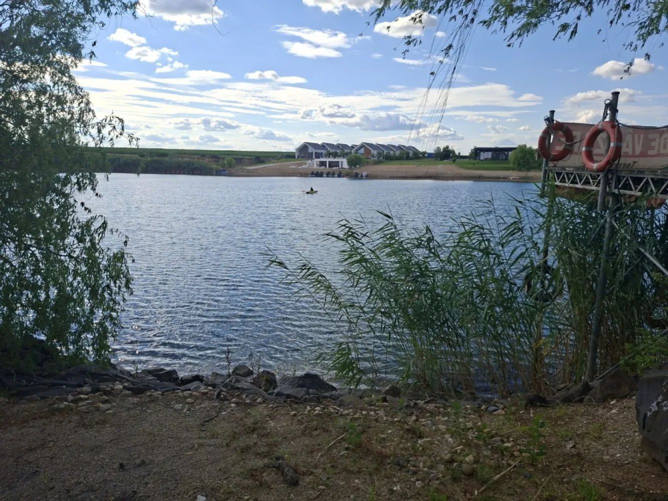 BRASADAS vinde casa cu iesire la lac