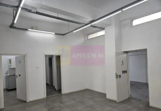 Spatiu comercial Calea Serban Voda, 261 mp, vitrina 20ml, stradal