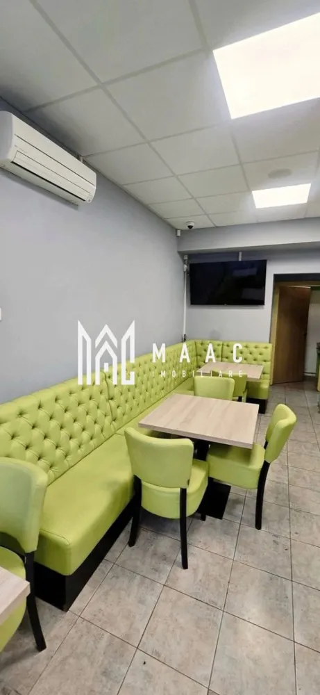 Spațiu Comercial Premium de Vânzare | Zona Nord | Strada Rapsodiei - MAAC Imobiliare vă propune spre vânzare sau închiriere un spațiu comercial premium situat în zona Nord, la parterul unui imobil modern, pe strada Rapsodiei, Bloc H7. Proprietatea beneficiază de o poziționare excelentă, într-o zonă cu trafic pietonal ridicat și vizibilitate foarte bună, fiind potrivită pentru afaceri care se bazează pe flux constant de clienți în proximitate. Prețul de vânzare este de 164.000 EUR, iar prețul de închiriere este de 850 EUR.

Suprafața totală utilă a spațiului este de 54,78 mp, compartimentată eficient pentru desfășurarea diverselor activități comerciale sau profesionale:
-spațiu comercial: 33,69 mp
-birou: 12,24 mp
-hol: 3,52 mp
-spălătorie: 1,80 mp
-WC: 1,10 mp
-hol acces secundar

Spațiul este ideal pentru multiple domenii de activitate, precum cabinete medicale, salon de înfrumusețare, showroom, birouri, farmacie sau punct farmaceutic, supermarket de proximitate sau orice tip de business care necesită expunere vizibilă și acces facil pentru clienți.

Datorită poziționării strategice și compartimentării funcționale, această proprietate reprezintă o oportunitate excelentă atât pentru dezvoltarea unei afaceri, cât și ca investiție pe termen lung.

Pentru mai multe detalii și pentru a programa o vizionare, vă rugăm să menționați la telefon numărul CP3040737.