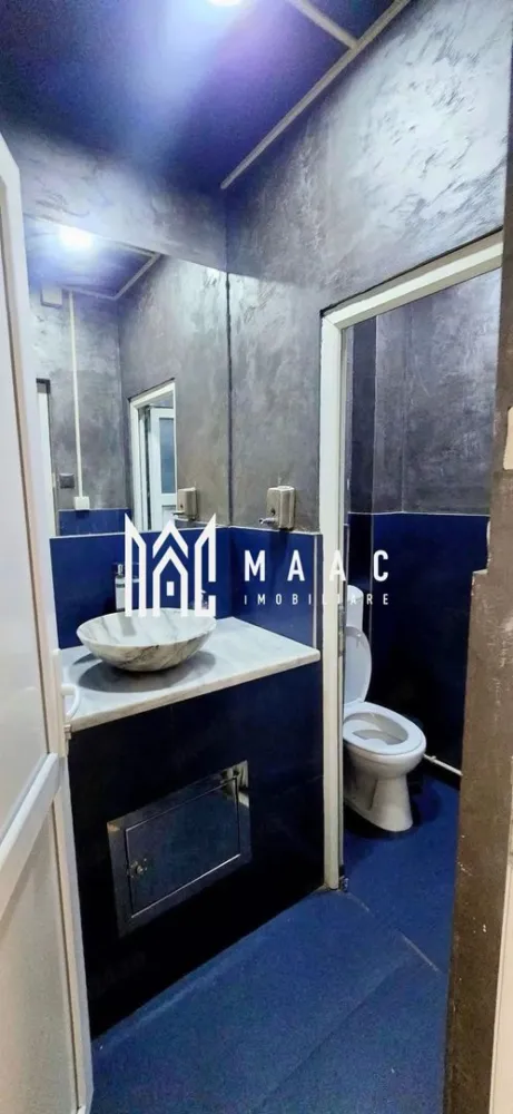 Spațiu Comercial Premium de Vânzare | Zona Nord | Strada Rapsodiei - MAAC Imobiliare vă propune spre vânzare sau închiriere un spațiu comercial premium situat în zona Nord, la parterul unui imobil modern, pe strada Rapsodiei, Bloc H7. Proprietatea beneficiază de o poziționare excelentă, într-o zonă cu trafic pietonal ridicat și vizibilitate foarte bună, fiind potrivită pentru afaceri care se bazează pe flux constant de clienți în proximitate. Prețul de vânzare este de 164.000 EUR, iar prețul de închiriere este de 850 EUR.

Suprafața totală utilă a spațiului este de 54,78 mp, compartimentată eficient pentru desfășurarea diverselor activități comerciale sau profesionale:
-spațiu comercial: 33,69 mp
-birou: 12,24 mp
-hol: 3,52 mp
-spălătorie: 1,80 mp
-WC: 1,10 mp
-hol acces secundar

Spațiul este ideal pentru multiple domenii de activitate, precum cabinete medicale, salon de înfrumusețare, showroom, birouri, farmacie sau punct farmaceutic, supermarket de proximitate sau orice tip de business care necesită expunere vizibilă și acces facil pentru clienți.

Datorită poziționării strategice și compartimentării funcționale, această proprietate reprezintă o oportunitate excelentă atât pentru dezvoltarea unei afaceri, cât și ca investiție pe termen lung.

Pentru mai multe detalii și pentru a programa o vizionare, vă rugăm să menționați la telefon numărul CP3040737.