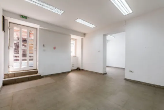 Spațiu comercial cu acces stradal, pe b-dul Decebal, ideal investiție
