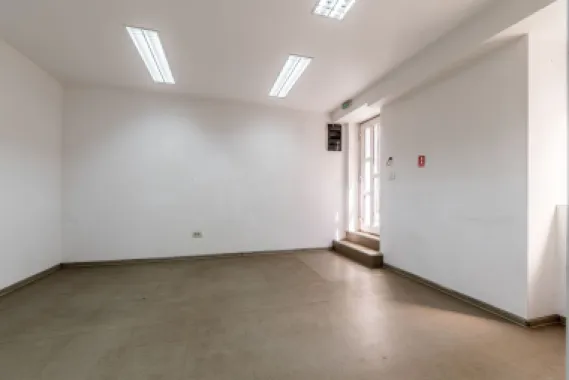Spațiu comercial cu acces stradal, pe b-dul Decebal, ideal investiție