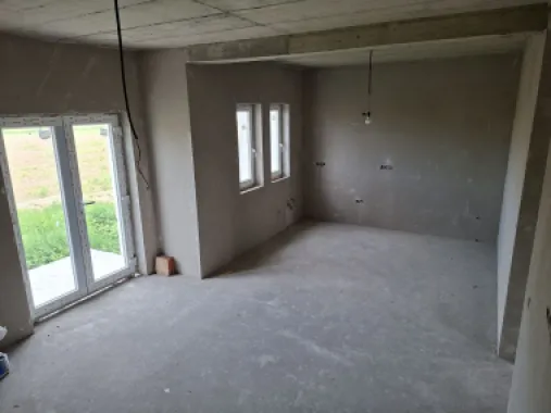 CASA NOUA IN GRI DE VANZARE