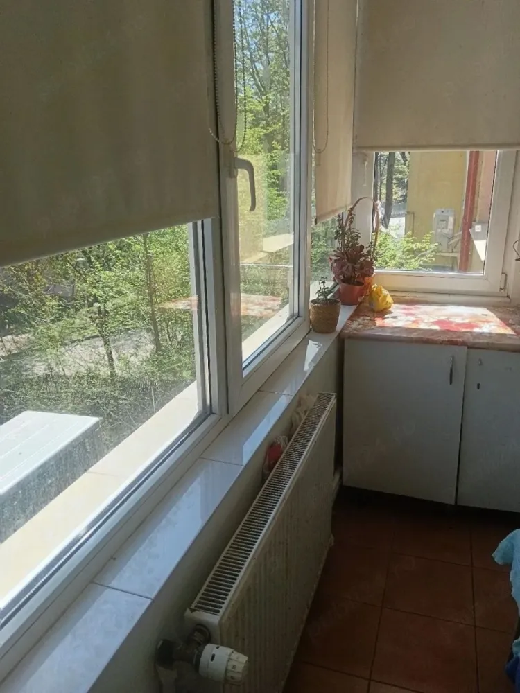 De inchiriat aparatament cu 2 camere, ultracentral , 400 euro