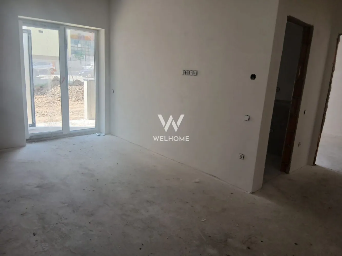 Apartament 2 camere + grădină | Lacul Binder, Sibiu | Parcare inclusă - Vă prezentăm un apartament cu 2 camere, situat într-o zonă în plină dezvoltare, în zona Lacul Binder, ideal pentru locuit sau investiție.

 Suprafață utilă: 39,23 mp
 Grădină proprie: 20 mp

Compartimentare:
 • hol
 • living open space cu bucătărie (cu ieșire pe balcon și în grădină)
 • baie
 • dormitor 

Se predă la stadiul de alb:
✔ geamuri termopan (3 foi sticlă)
✔ pereți tencuiți + glet
✔ șapă elicopterizată
✔ centrală proprie
✔ încălzire în pardoseală
✔ instalații trase

Se poate finisa la cheie contra cost.

 Loc de parcare inclus
 Posibilitate al doilea loc (în limita disponibilității)
 Spațiu depozitare pe balcon

💰 Preț: 88.500 €

📞 Pentru detalii sau vizionare, sună sau trimite mesaj.
Telefon: 0743030351 - Laura
