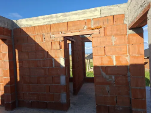 BRASADAS vinde casa in constructie de tip DUPLEX in Odoreu.